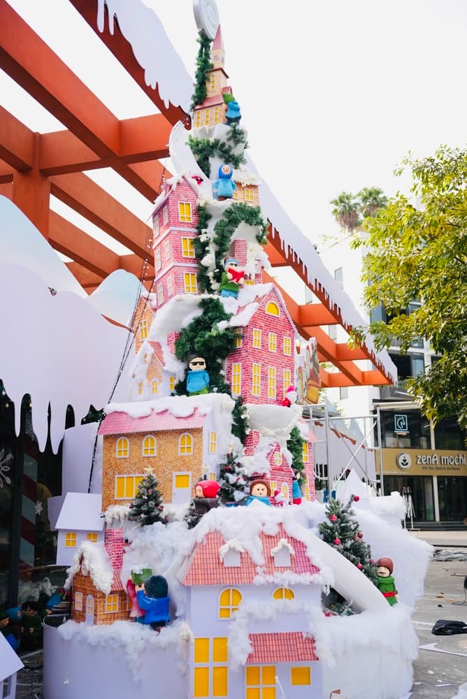 Sự kiện ngôi nhà Noel tại Ecopark 2024